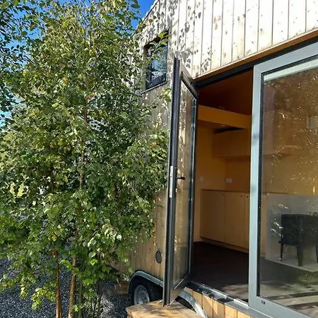 Semesterbostad Little House In
